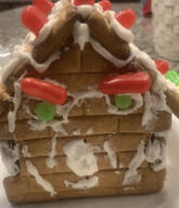 candy christmas gingerbread house irl irl_background variant:cobson // 828x961 // 95.4KB
